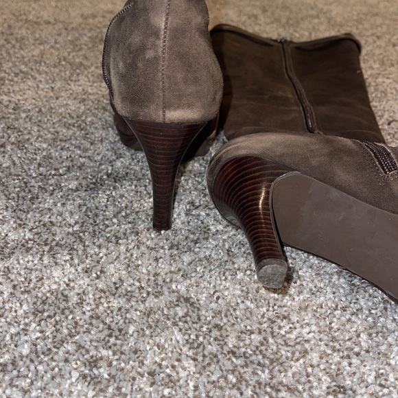 Tahari Boots - Picture 3 of 4